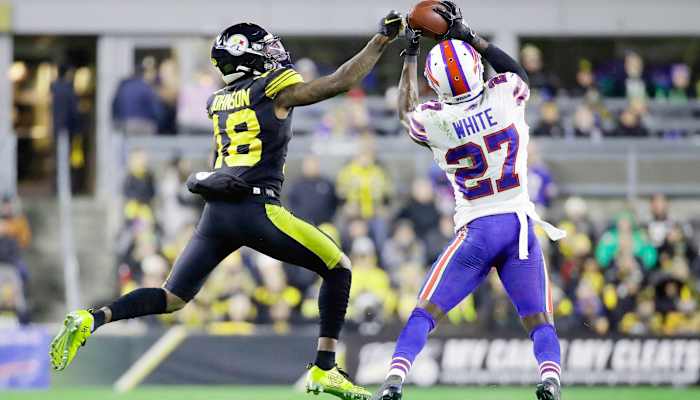 White moved into a tie for the league lead with his fifth and sixth picks of the year.